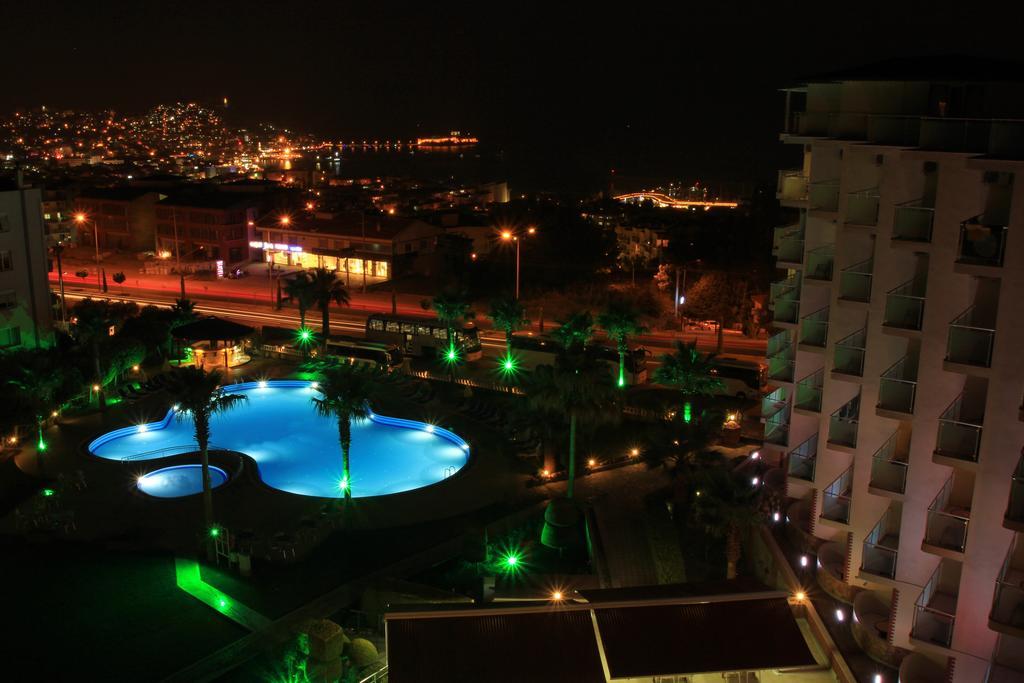 Royal Palace Kusadasi Hotel Exterior photo