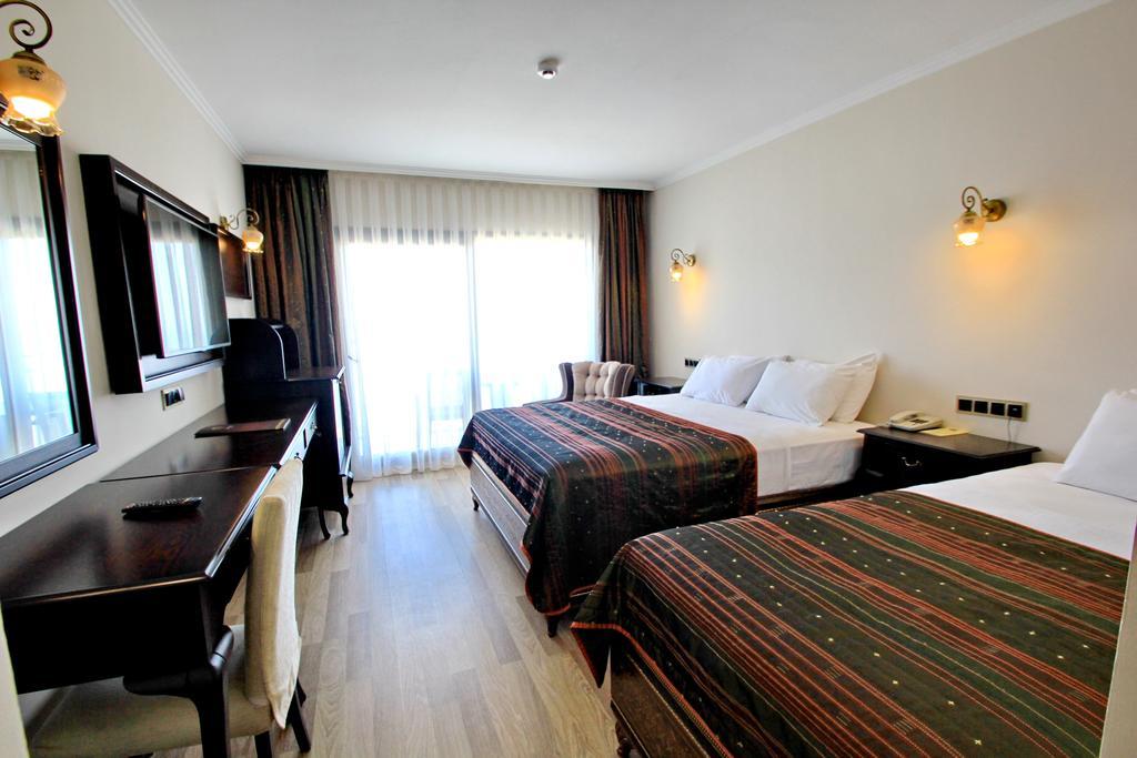Royal Palace Kusadasi Hotel Room photo