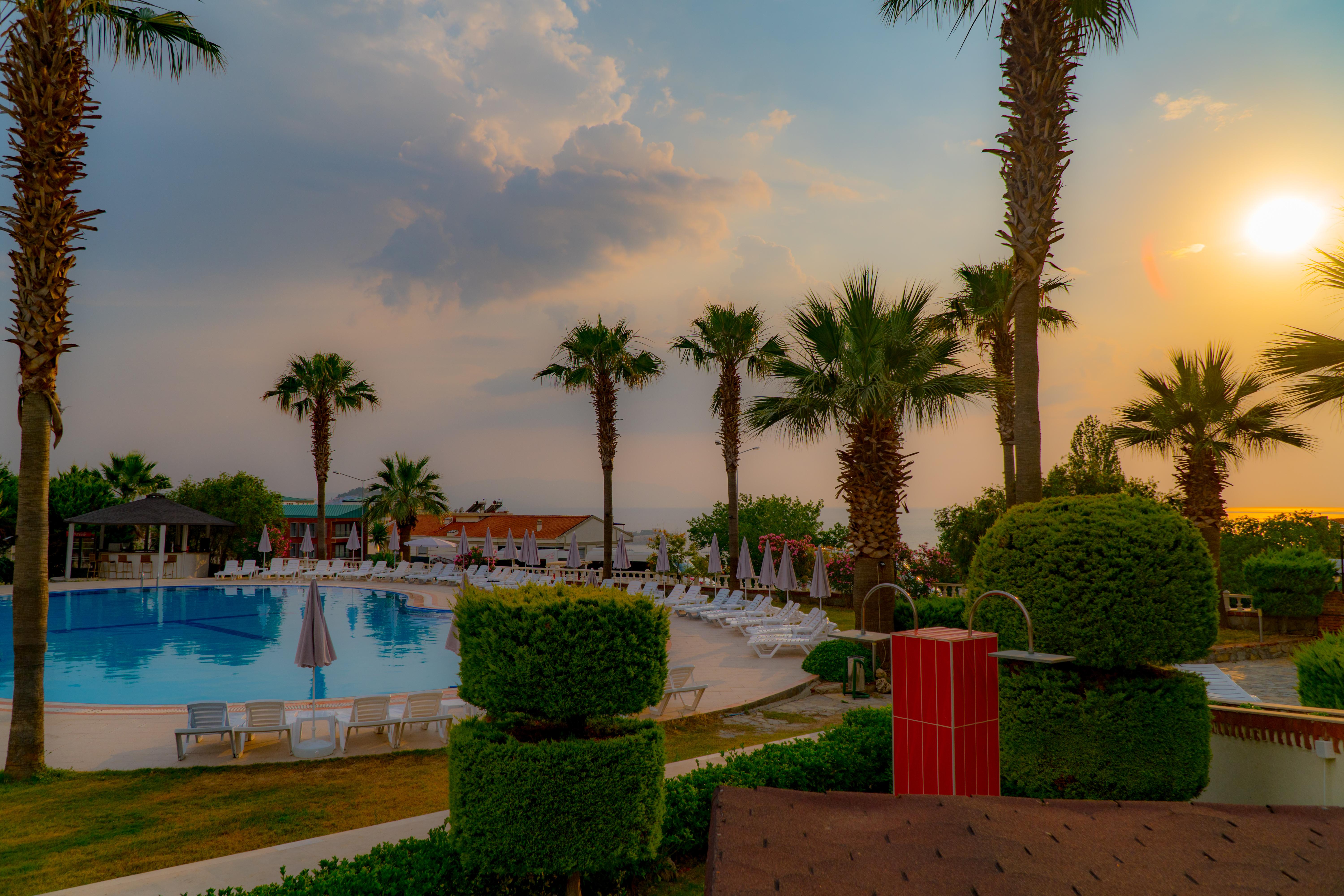 Royal Palace Kusadasi Hotel Exterior photo