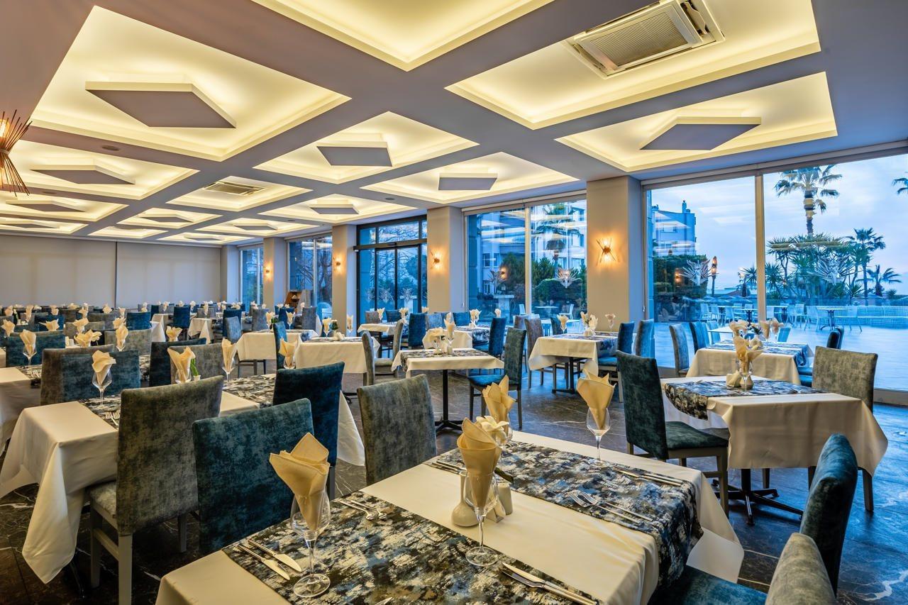 Royal Palace Kusadasi Hotel Exterior photo
